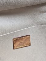 Geanta de dama Louis Vuitton pentru machiaje - imagine 3
