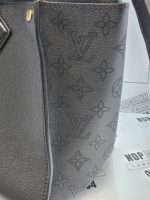 Geanta de dama Louis Vuitton On My Side - imagine 4